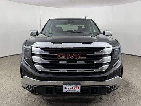 Used 2023 GMC Sierra 1500 SLE image 2