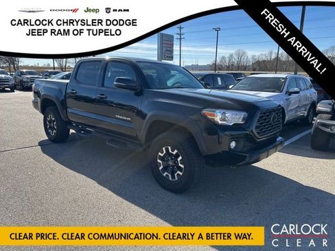 Used 2022 Toyota Tacoma TRD Off-Road image 3