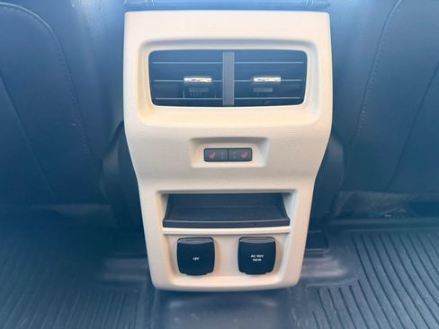 Used 2017 Ford Edge Titanium w/ Equipment Group 302A AWD/4WD image 26