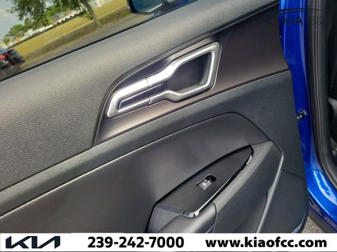 Certified 2023 Kia Sportage EX FWD image 11