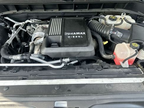 Used 2021 Chevrolet Silverado 1500 LT RWD image 12