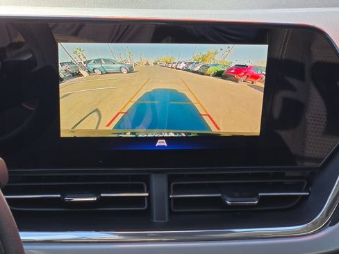 Used 2025 Chevrolet Trax LT FWD image 20