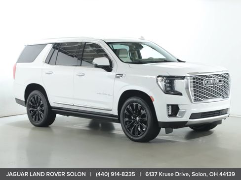 Used 2021 GMC Yukon Denali w/ Denali Premium Package AWD/4WD image 11