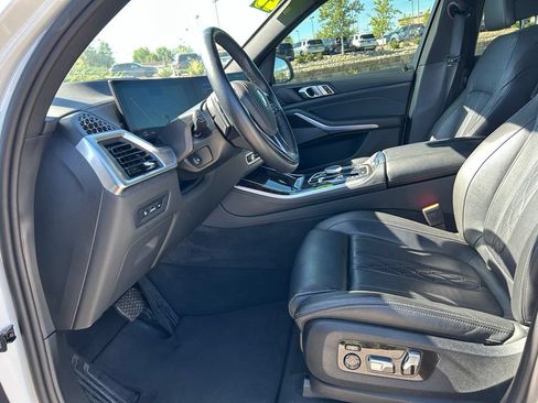 Used 2025 BMW X5 xDrive50e AWD/4WD image 25