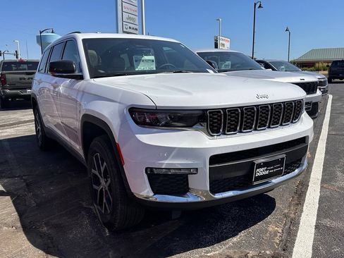 Used 2025 Jeep Grand Cherokee L Limited AWD/4WD image 3