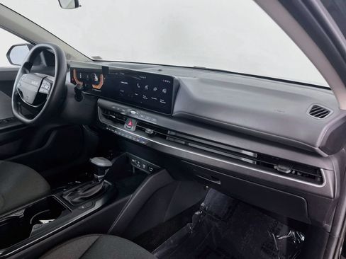 Used 2025 Kia K4 FWD image 27