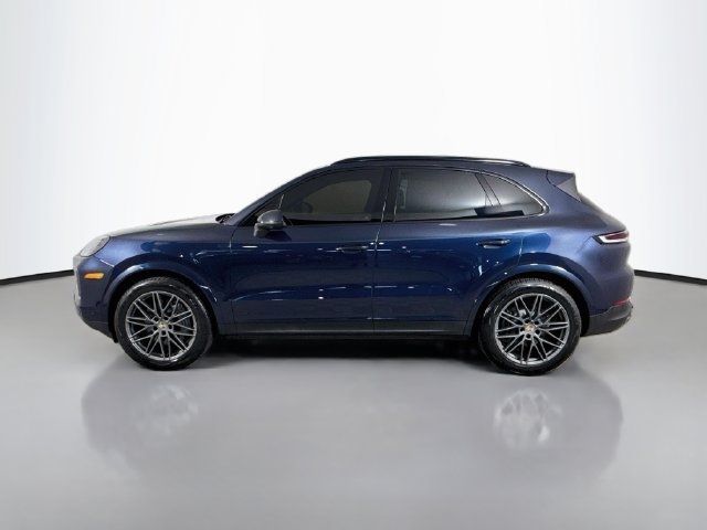 Used 2024 Porsche Cayenne AWD/4WD image 6