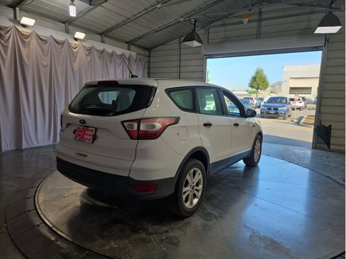 Used 2017 Ford Escape S image 10