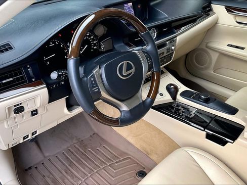 Used 2013 Lexus ES 350 w/ Premium Pkg image 14