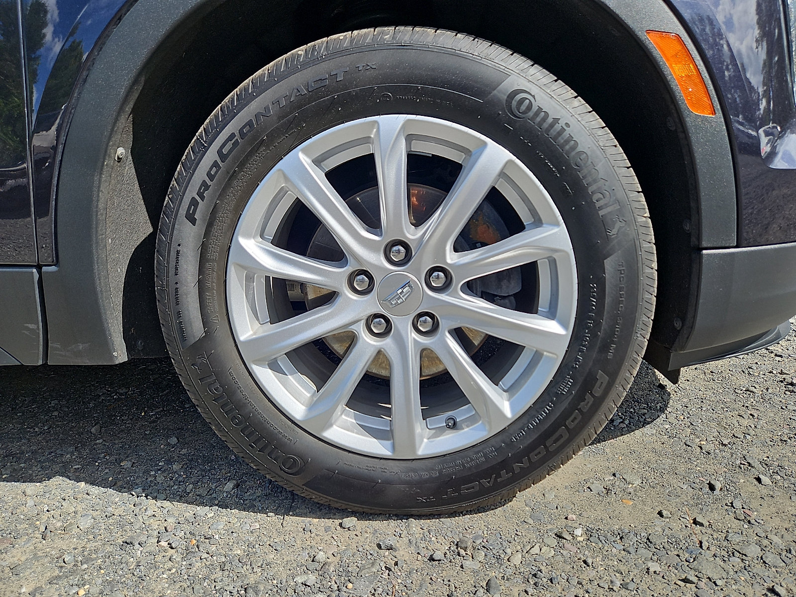 Used 2022 Cadillac XT4 Luxury w/ Cold Weather Package AWD/4WD image 9