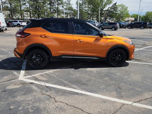 Used 2024 Nissan Kicks SR w/ SR Premium Package FWD image 16
