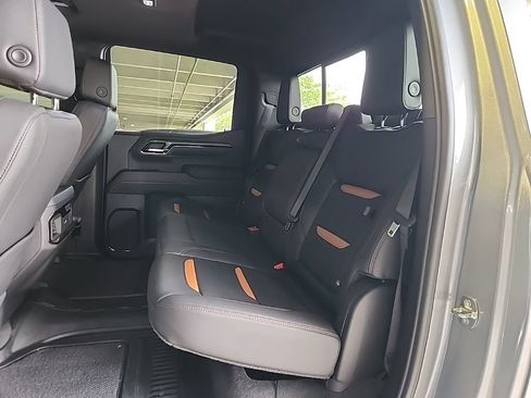Used 2024 GMC Sierra 1500 AT4 w/ Technology Package AWD/4WD image 6