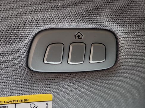 Used 2023 Ford F150 Lariat AWD/4WD image 17