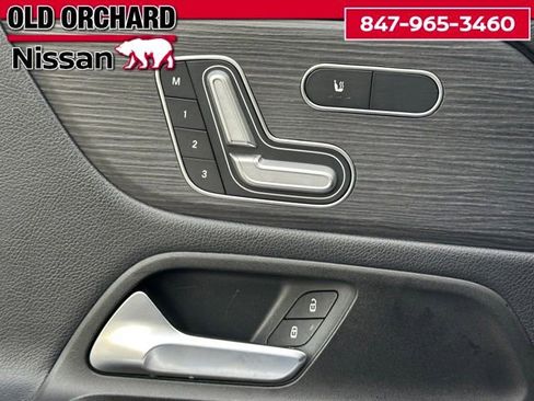 Used 2021 Mercedes-Benz GLB 250 4MATIC image 9