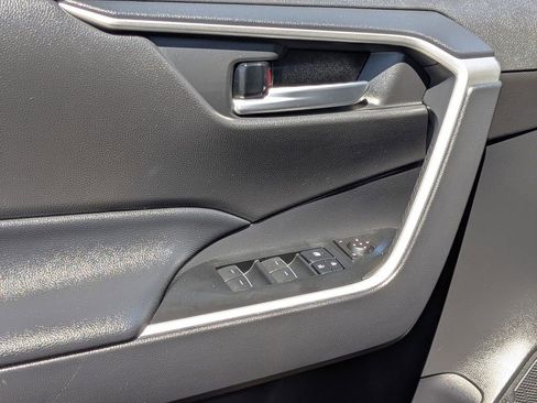 Used 2025 Toyota RAV4 XLE image 11