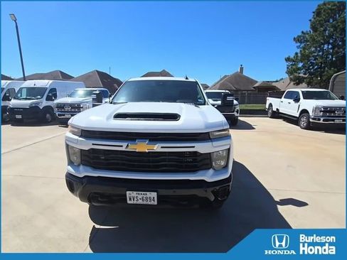 Used 2025 Chevrolet Silverado 2500 Custom w/ Custom Value Package AWD/4WD image 1