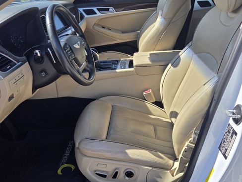Used 2016 Hyundai Genesis 3.8 w/ Option Group 02 image 4