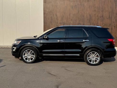 Used 2017 Ford Explorer Limited w/ Equipment Group 301A image 3