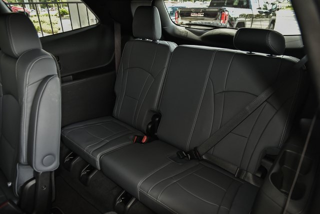 Used 2023 Buick Enclave Essence w/ Experience Buick Package FWD image 18