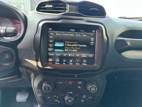 Certified 2022 Jeep Renegade Latitude AWD/4WD image 7