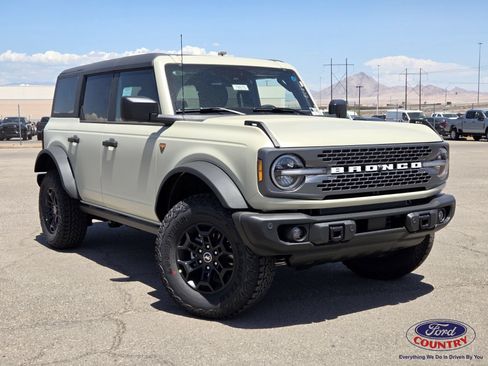 New 2026 Ford Bronco Badlands AWD/4WD image 1