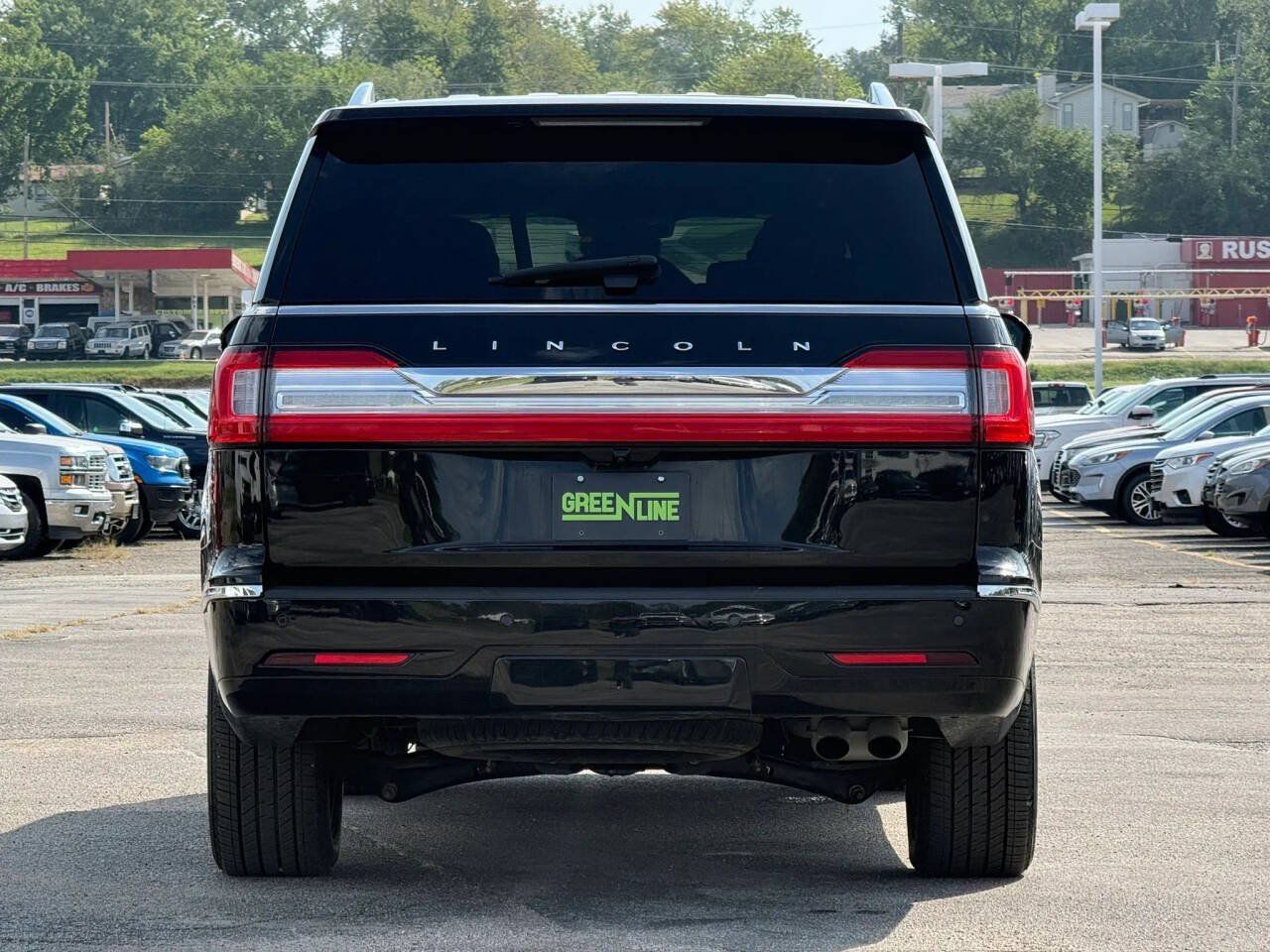 Used 2018 Lincoln Navigator Reserve AWD/4WD image 4