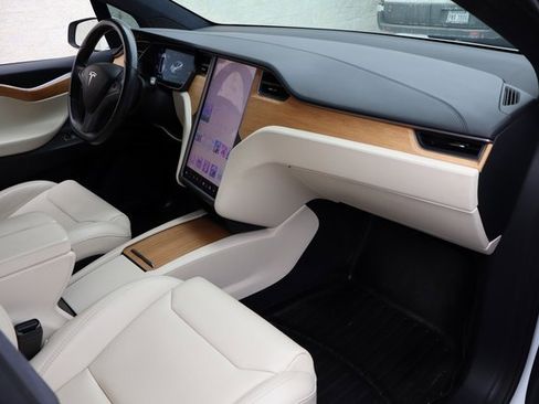 Used 2019 Tesla Model X Long Range image 32