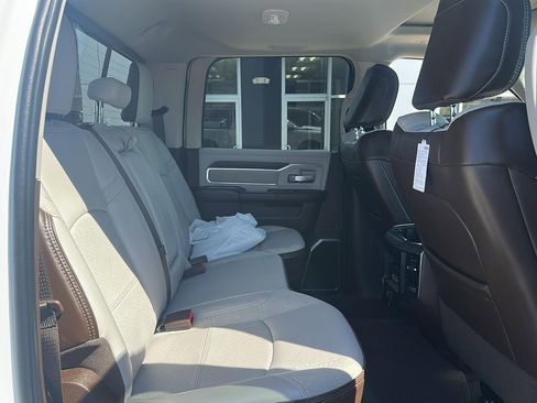 New 2026 RAM 2500 Laramie AWD/4WD image 7