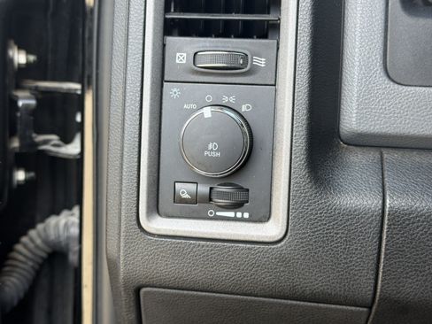 Used 2020 RAM 1500 Express w/ Express Value Package RWD image 16