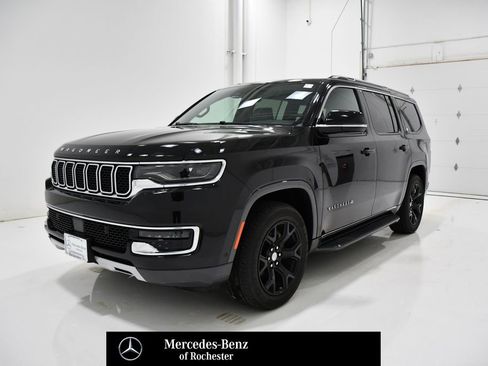 Used 2022 Jeep Wagoneer Series II w/ Flexible Seating Group image 1