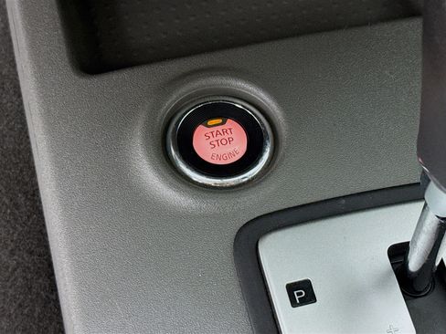 Used 2021 Nissan Frontier SV w/ SV Utility Package image 29