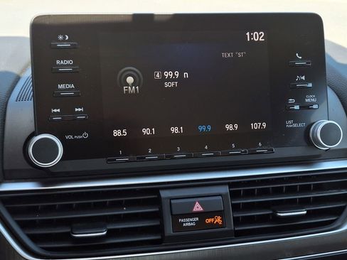 Used 2019 Honda Accord Hybrid image 21