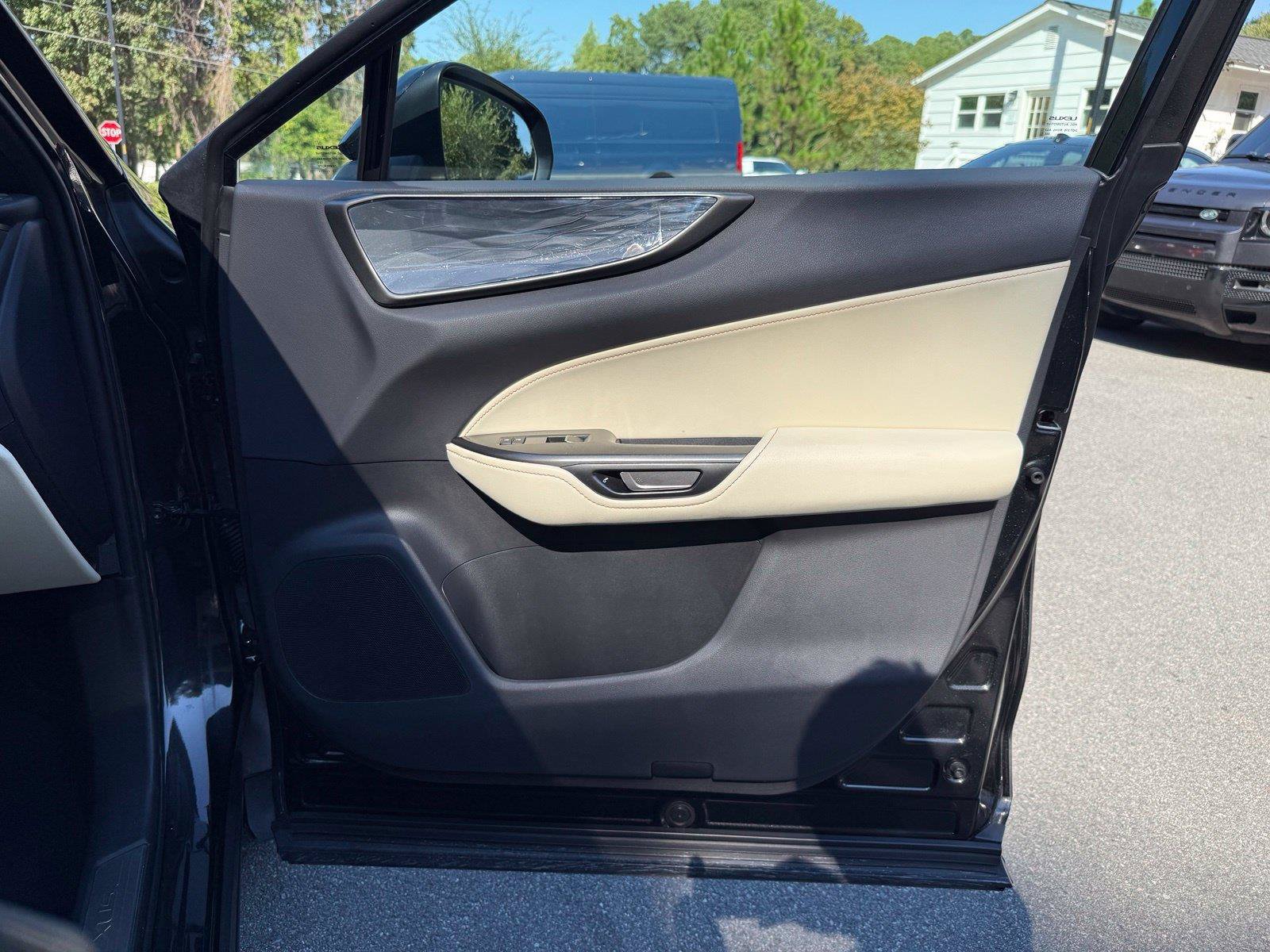 Used 2024 Lexus NX 250 FWD w/ Towing Package (2000 Lbs) image 21