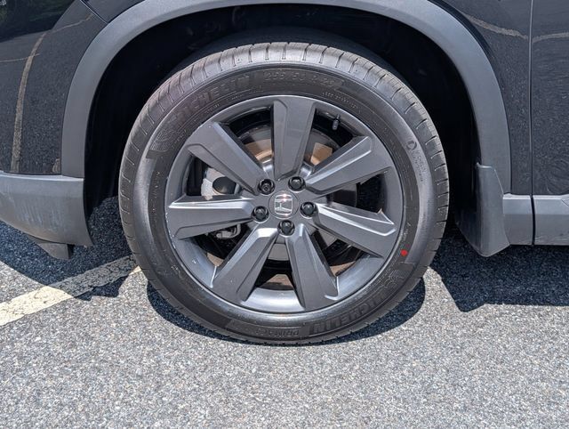 Used 2025 Honda Pilot Sport image 13