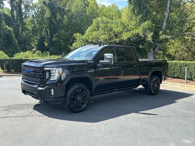 Used 2023 GMC Sierra 2500 Denali w/ Denali Black Diamond Edition AWD/4WD image 2