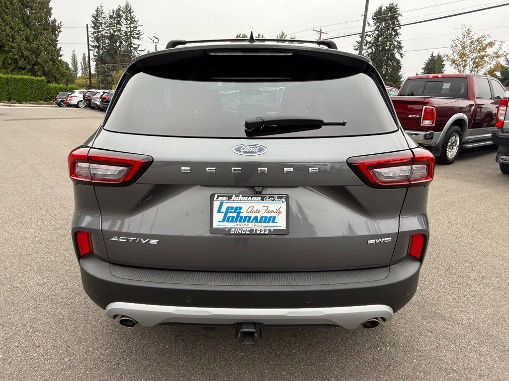 Used 2024 Ford Escape Active w/ Tech Pack #1 AWD/4WD image 4