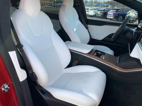 Used 2024 Tesla Model X image 5