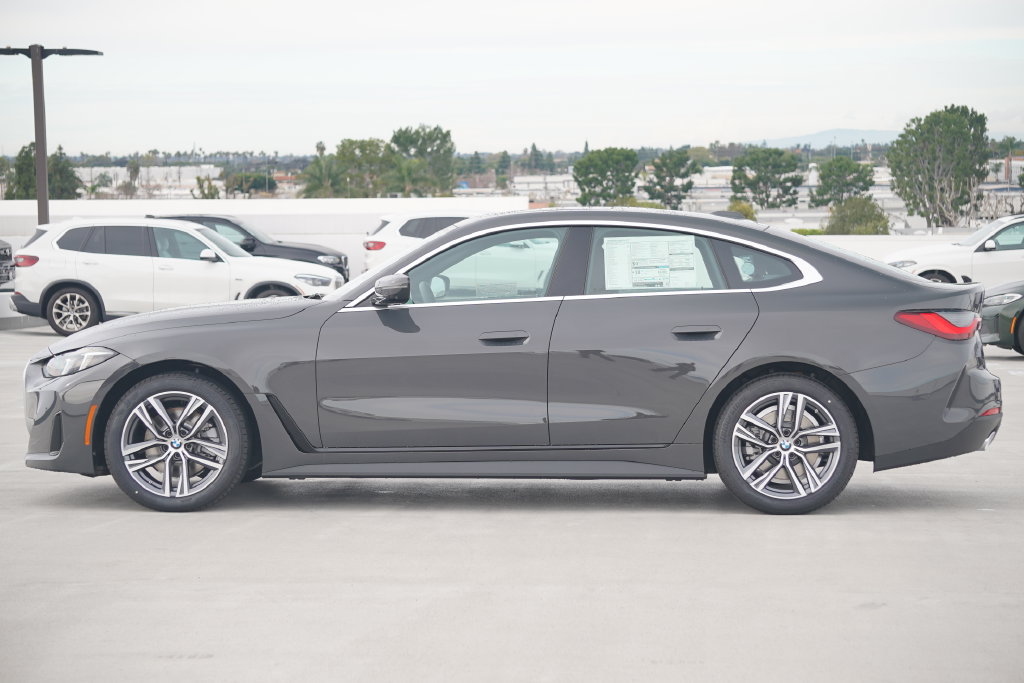 Used 2026 BMW 430i w/ Premium Package RWD image 4