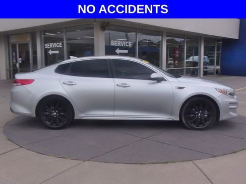 Used 2017 Kia Optima LX w/ Option Group 014 FWD image 2