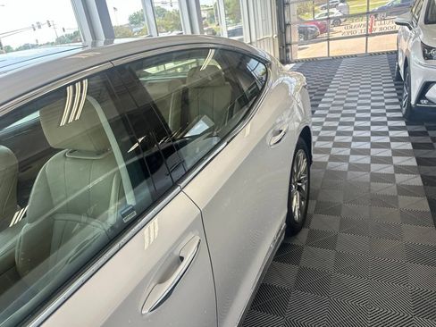 Used 2019 Lexus LS 500h AWD w/ Accessory Package (Z1) image 5