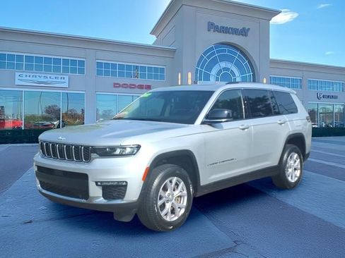 Certified 2022 Jeep Grand Cherokee L Limited w/ Luxury Tech Group II AWD/4WD image 1