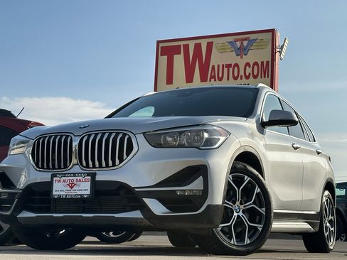 Used 2020 BMW X1 xDrive28i w/ Convenience Package image 1