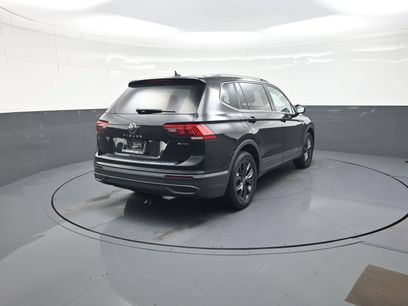 Used 2023 Volkswagen Tiguan SE w/ Panoramic Sunroof Package