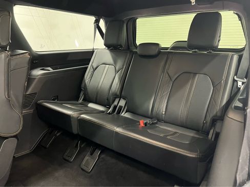 Used 2022 Ford Expedition Max Platinum image 33