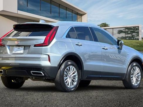 Certified 2025 Cadillac XT4 Premium Luxury image 28