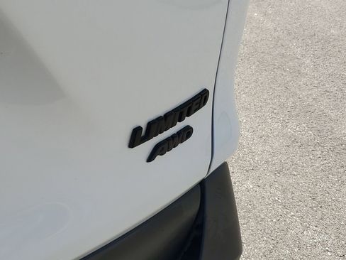 Used 2022 Toyota RAV4 Limited image 8