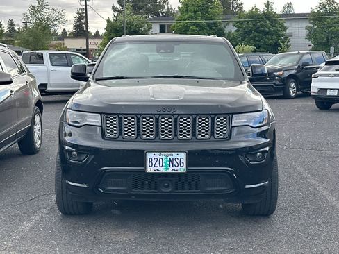 Used 2022 Jeep Grand Cherokee Laredo X AWD/4WD image 2