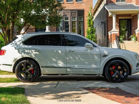 Used 2019 Bentley Bentayga image 9