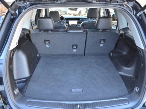 Used 2023 Jeep Grand Cherokee Altitude image 40