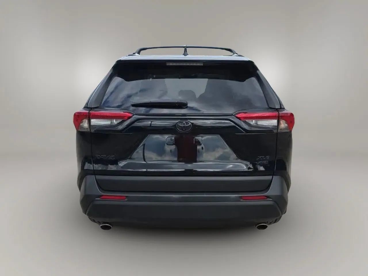 Used 2021 Toyota RAV4 XLE Premium AWD/4WD image 8